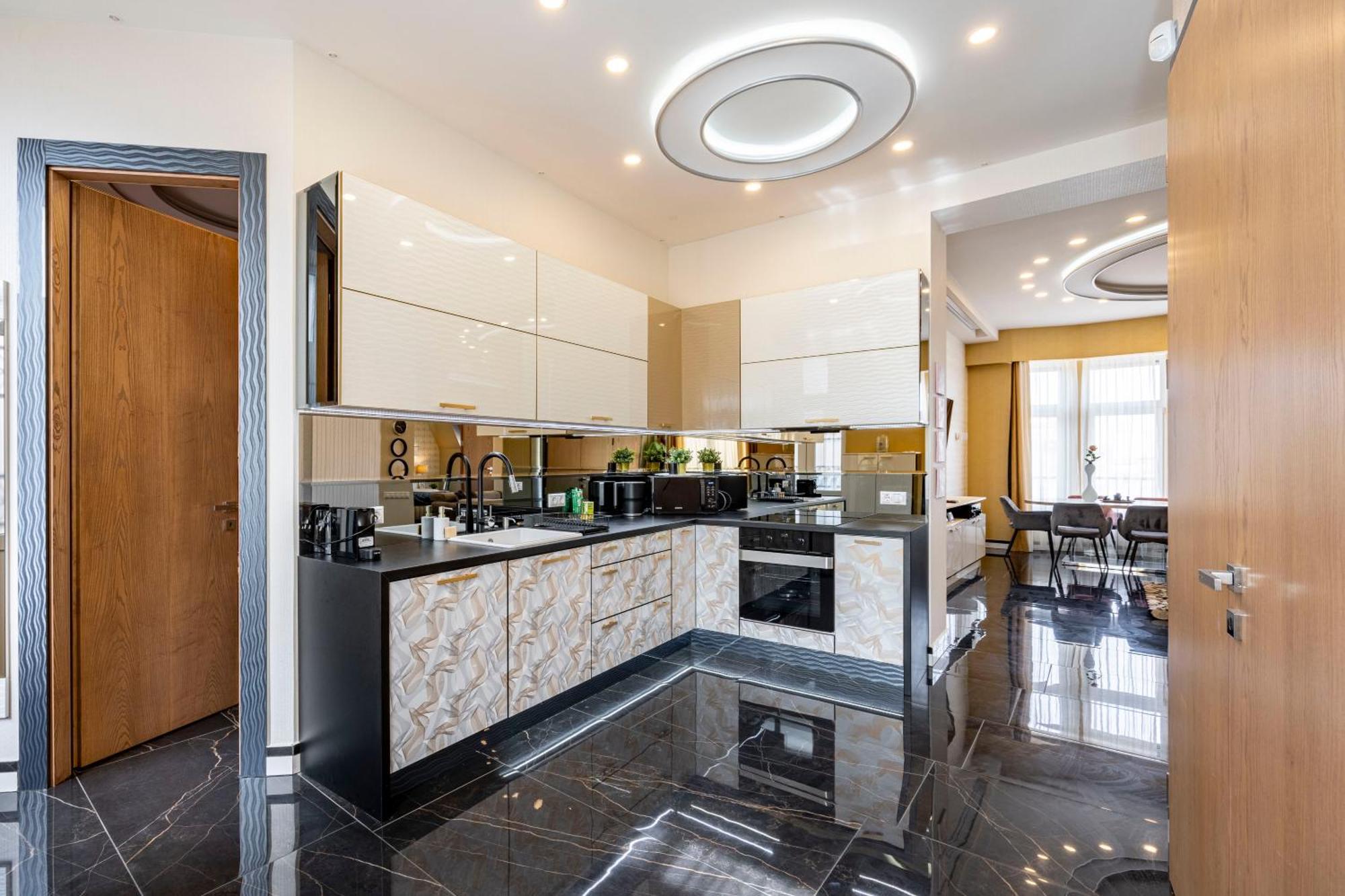 Luxury Royal Central Apartment By Prestige Homes 부다페스트 외부 사진