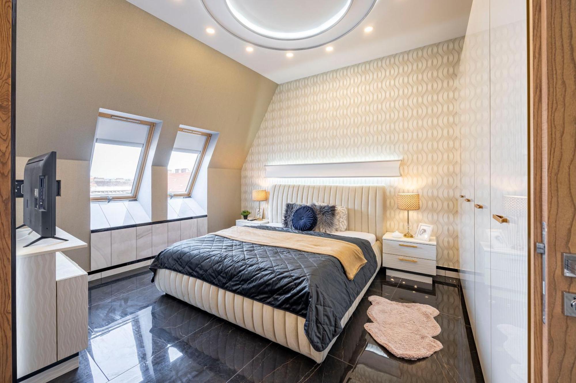 Luxury Royal Central Apartment By Prestige Homes 부다페스트 외부 사진