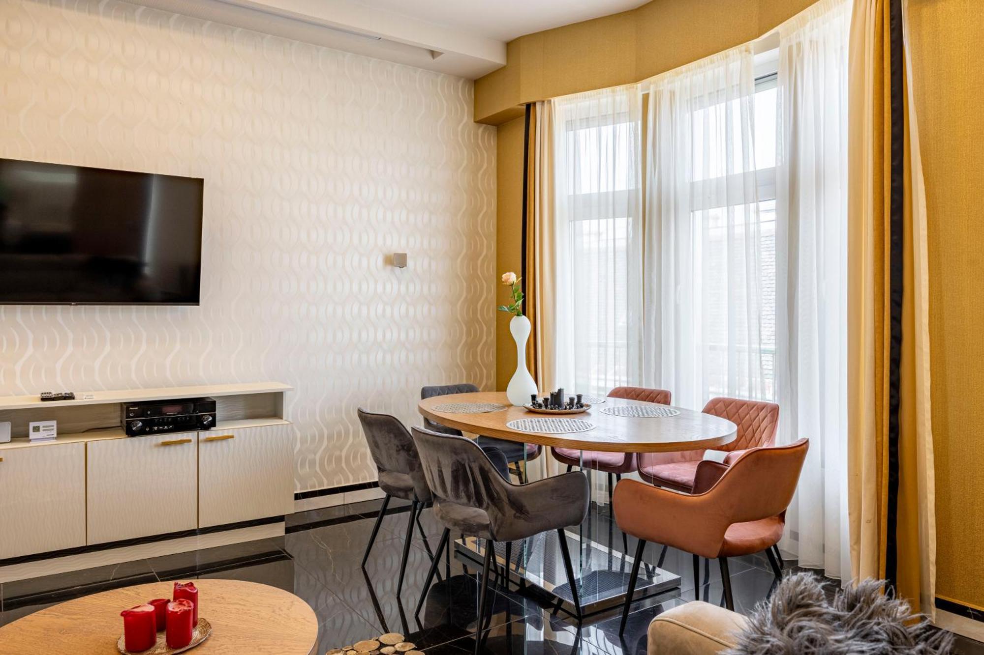 Luxury Royal Central Apartment By Prestige Homes 부다페스트 외부 사진