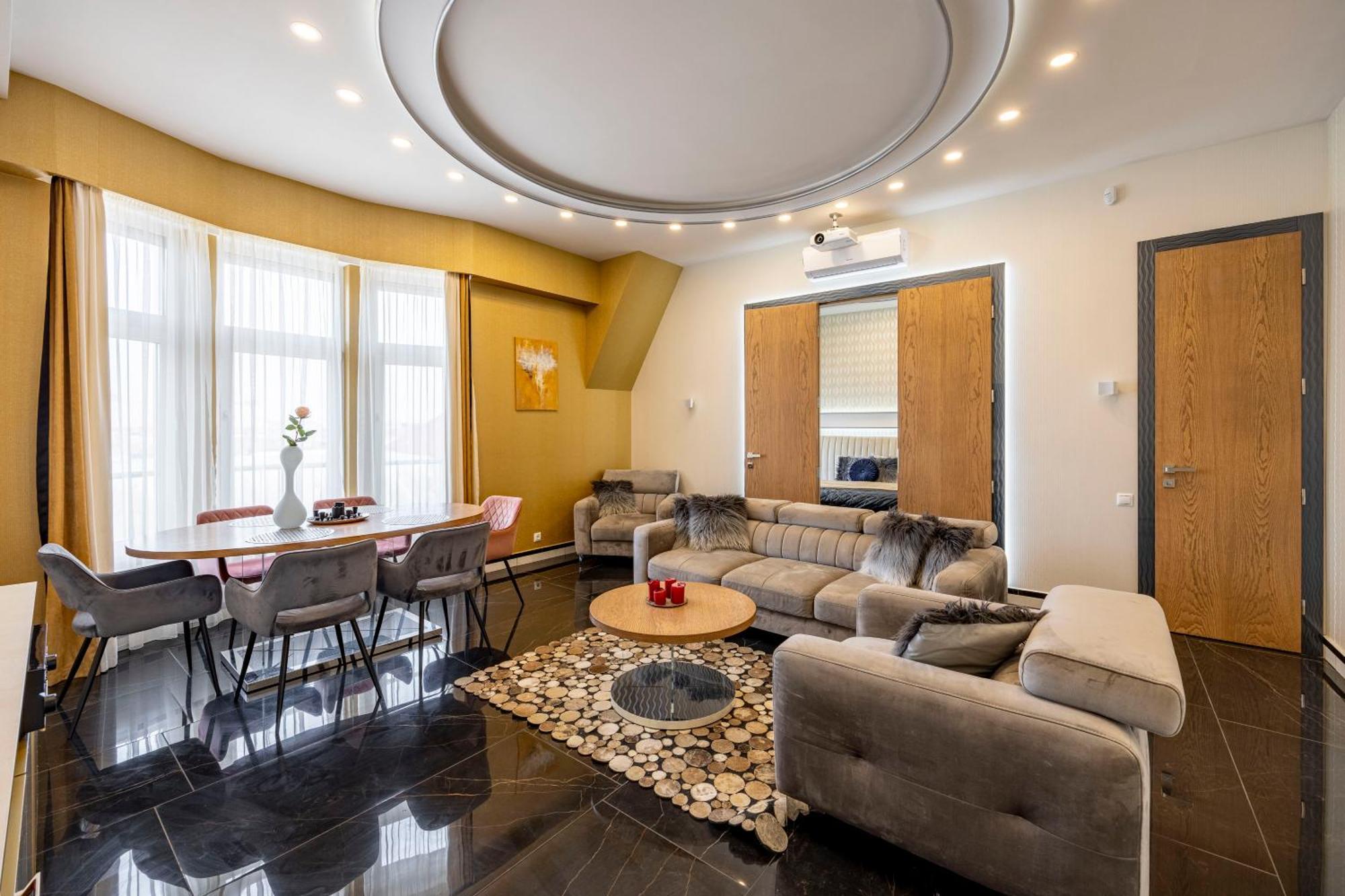 Luxury Royal Central Apartment By Prestige Homes 부다페스트 외부 사진